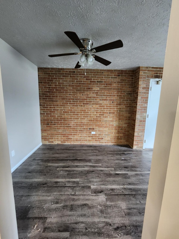 1105 W Maple St in North Canton, OH - Foto de edificio - Building Photo