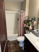 1301 Fulton St W in Grand Rapids, MI - Foto de edificio - Building Photo