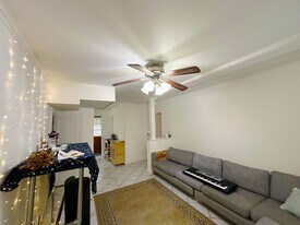 732 NE 3rd Ave in Gainesville, FL - Building Photo