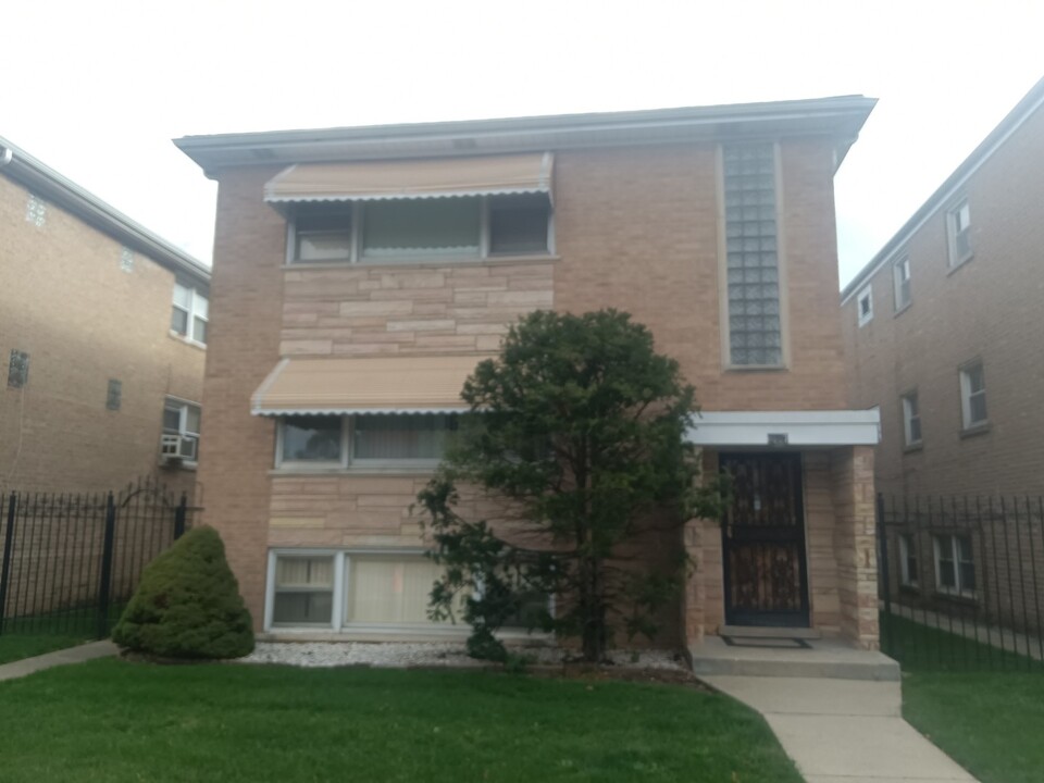 1337 N Latrobe Ave in Chicago, IL - Building Photo