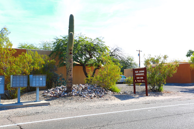 Park Avenue Townhomes in Tucson, AZ - Building Photo - Building Photo