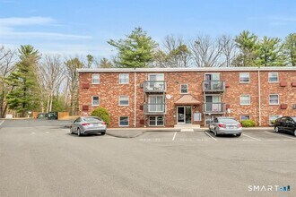 513 Emmett St in Bristol, CT - Building Photo - Building Photo