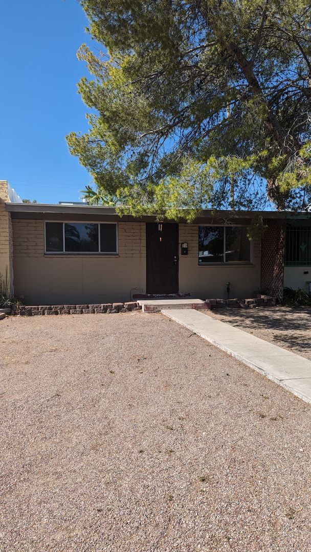 1502 E Iowa Dr in Tucson, AZ - Building Photo - Building Photo