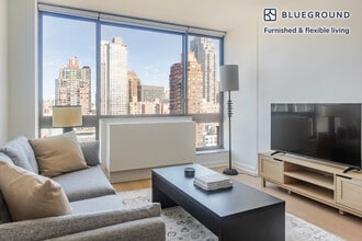 500 W 56th St in New York, NY - Building Photo - Building Photo