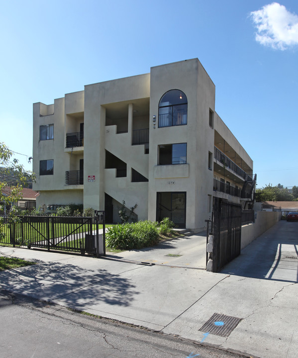 260 S Avenue 55 in Los Angeles, CA - Building Photo