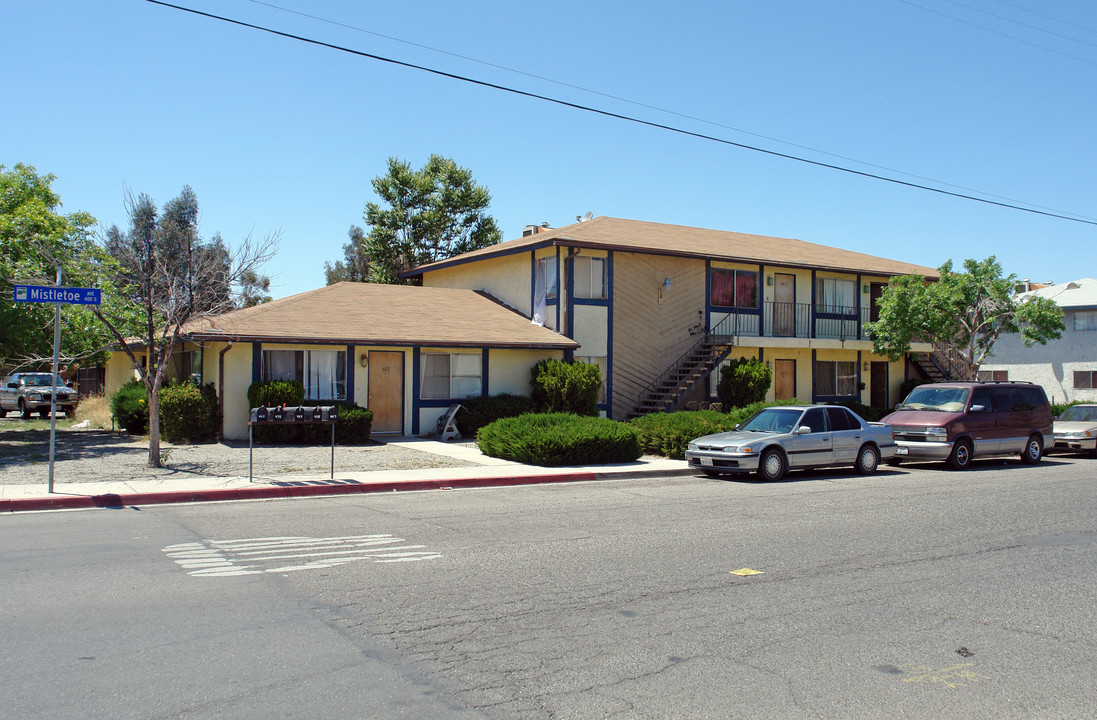 465-497 E Main St in San Jacinto, CA - Foto de edificio