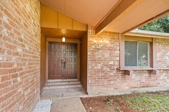 13910 New Village Ln in Sugar Land, TX - Building Photo - Building Photo