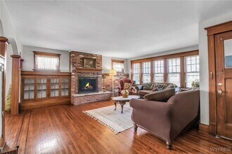 284 Windermere Blvd in Eggertsville, NY - Building Photo - Building Photo