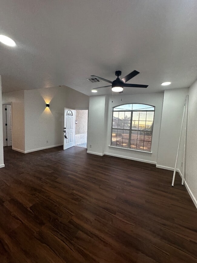 7600 Plaza Redonda Dr in El Paso, TX - Building Photo - Building Photo