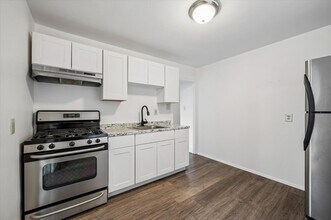 427 N Redfield St in Philadelphia, PA - Building Photo - Building Photo