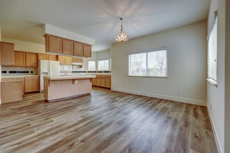 2812 E El Paso Ave in Fresno, CA - Building Photo - Building Photo