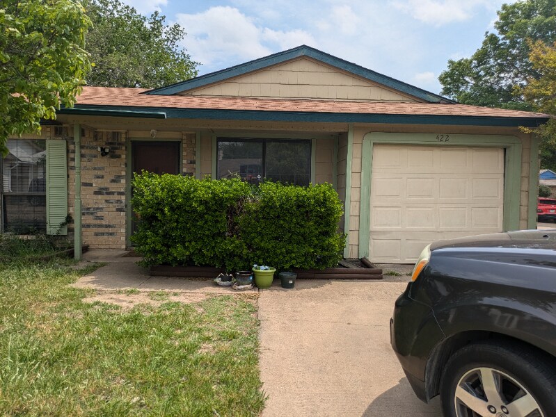422 Vincent St in Cedar Hill, TX - Building Photo