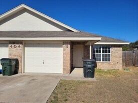 404 Dale Ave in Nolanville, TX - Building Photo