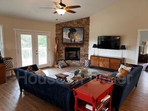 118 Grace Ests Dr in Marion, NC - Building Photo - Building Photo