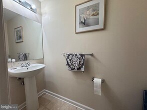 807 Kirby Way in Mount Laurel, NJ - Building Photo - Building Photo