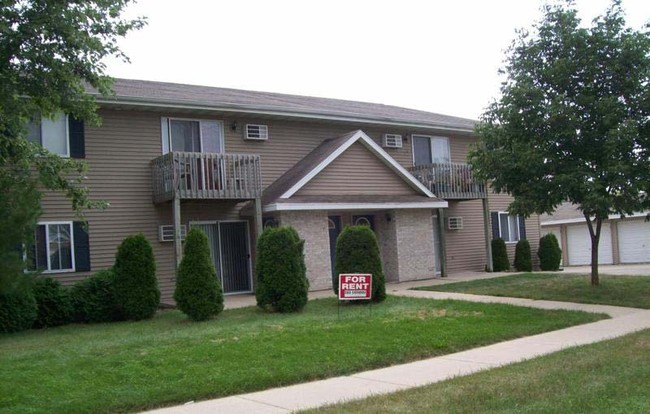 807 Kellogg Ave in Janesville, WI - Building Photo - Building Photo