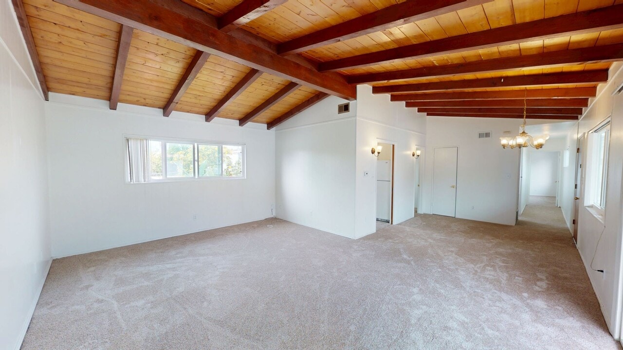 338-342 C Ave in Coronado, CA - Building Photo