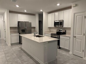 4230 Mountain Laurel Ln in Kissimmee, FL - Building Photo - Building Photo