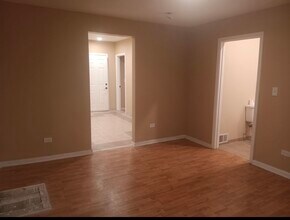 5005 W Chicago Ave in Chicago, IL - Foto de edificio - Building Photo