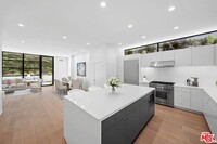 2215 5th St in Santa Monica, CA - Building Photo - Building Photo