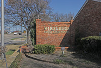 Wimbledon Court in Arlington, TX - Foto de edificio - Building Photo