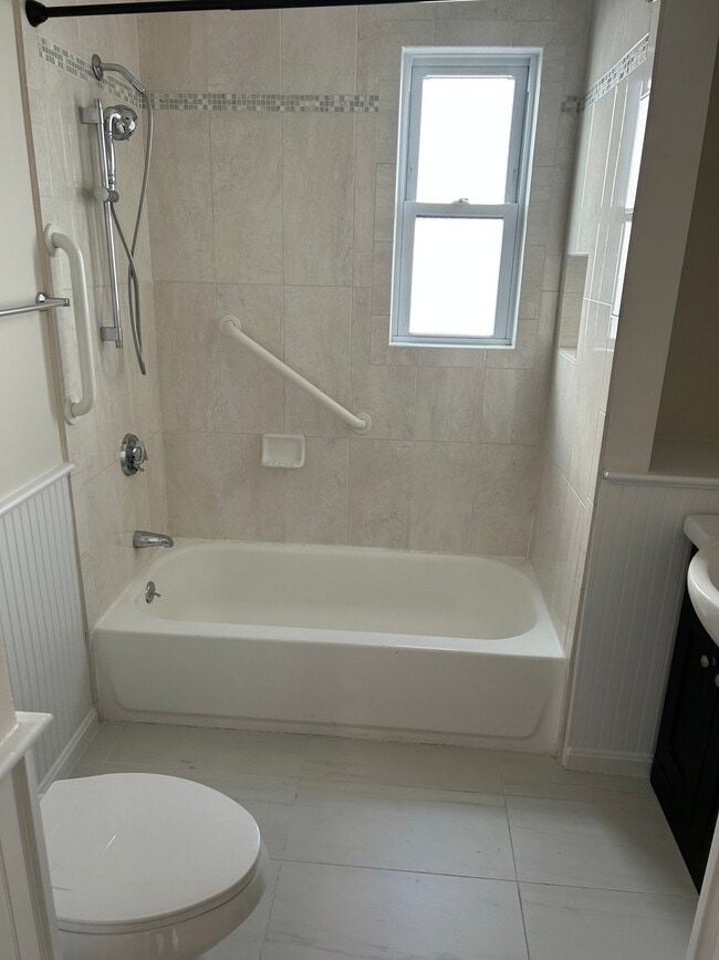 81 Flint St, Unit 83 Flint St