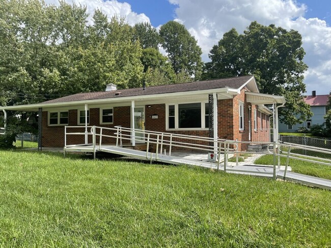 property at 2417 Melborne Dr