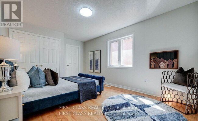 33 Schuster Ln in Vaughan, ON - Building Photo - Building Photo