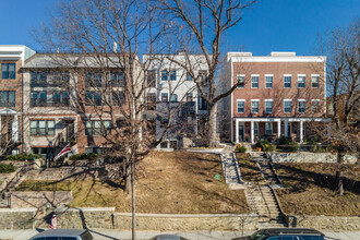 4519 Georgia Ave NW in Washington, DC - Foto de edificio - Building Photo