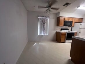1280 Mohave Dr, Unit 8 in Bullhead City, AZ - Building Photo - Building Photo