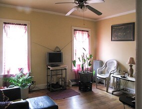 6642 S Whipple St in Chicago, IL - Foto de edificio - Interior Photo