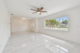 4500 Helena St NE in St. Petersburg, FL - Building Photo - Building Photo