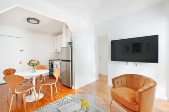 444 W 48th St in New York, NY - Building Photo - Building Photo