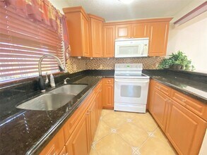 6535 W 24th Ct in Hialeah, FL - Building Photo - Building Photo
