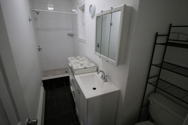 112 Walter St-Unit -2 in Linden, NJ - Foto de edificio - Building Photo