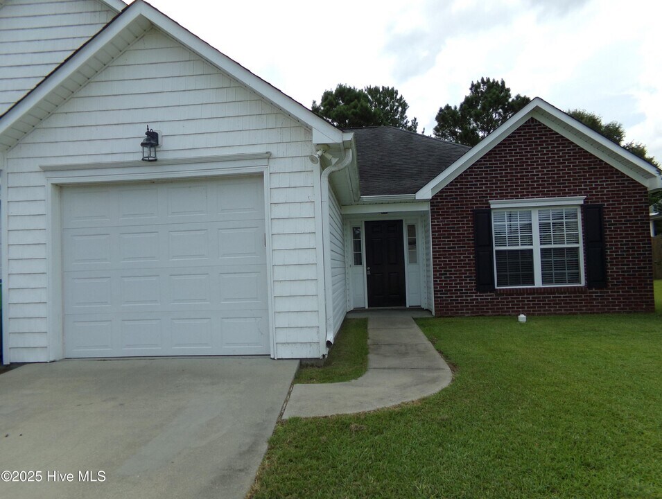 421 Nordhoff St in New Bern, NC - Building Photo