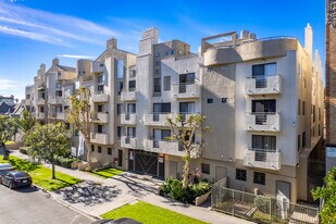 825 S. Hobart Blvd. in Los Angeles, CA - Building Photo