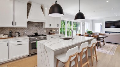 37 Wakeman Rd in Hampton Bays, NY - Building Photo - Building Photo