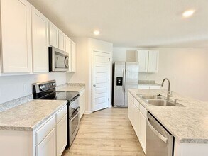 5320 Peach Dr in Milton, FL - Building Photo - Building Photo