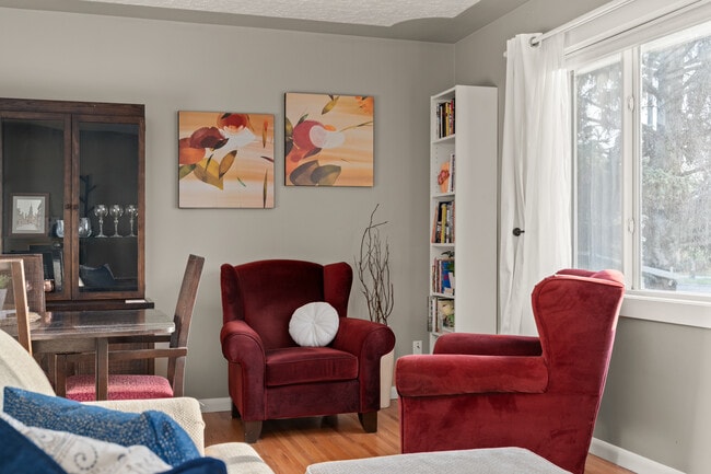 property at 3123 37 St SW