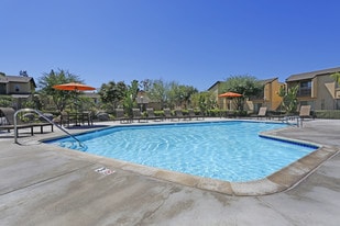 Hunter's Run Apartments in El Cajon, CA - Building Photo