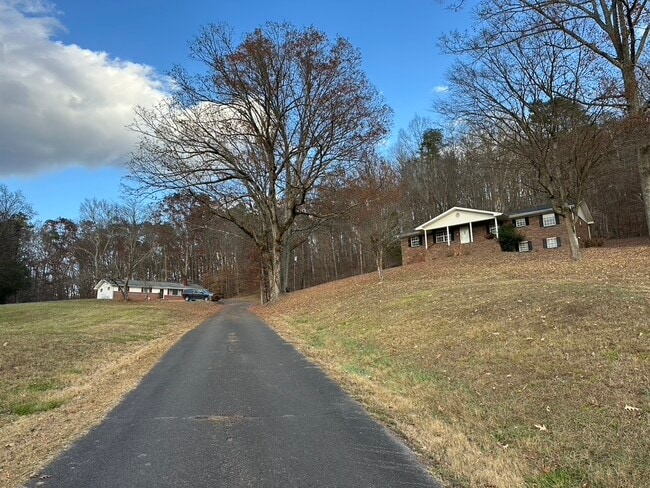 5120 Candies Creek Ridge Rd in Cleveland, TN - Building Photo - Building Photo
