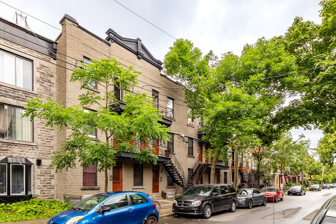 4532 Chambord Rue in Montréal, QC - Building Photo