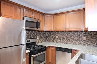 84 W Utica St in Buffalo, NY - Building Photo - Building Photo