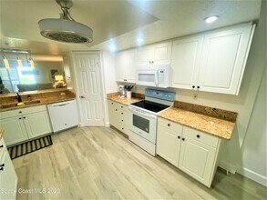 606 Shorewood Dr in Cape Canaveral, FL - Building Photo - Building Photo