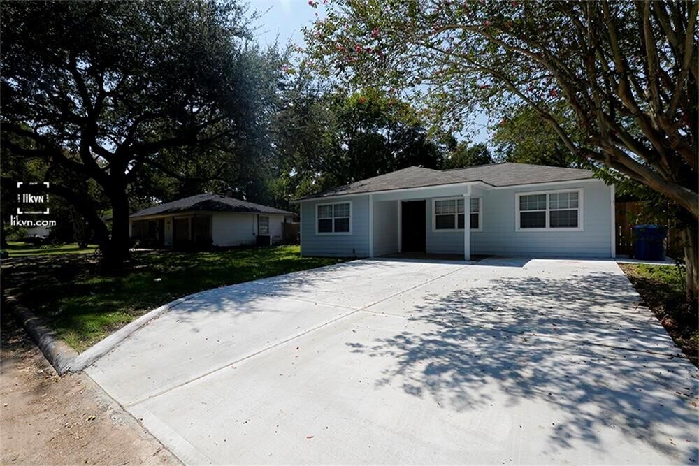 1112 Georgina St in Rosenberg, TX - Building Photo