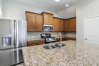 817 Partridge Dr in Aubrey, TX - Building Photo - Building Photo