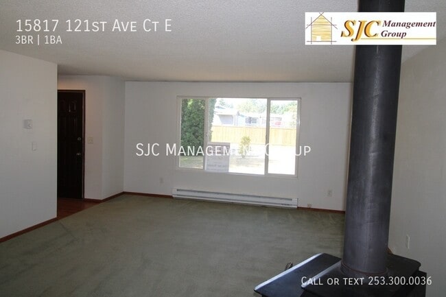 15817 121st Ave Ct E in Puyallup, WA - Foto de edificio - Building Photo