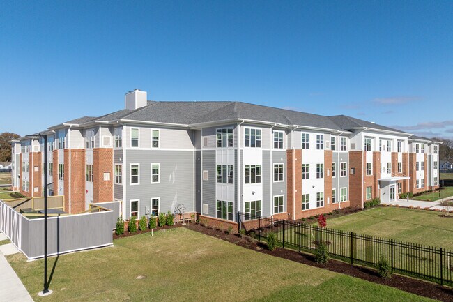 Lexington Place in Portsmouth, VA - Foto de edificio - Primary Photo