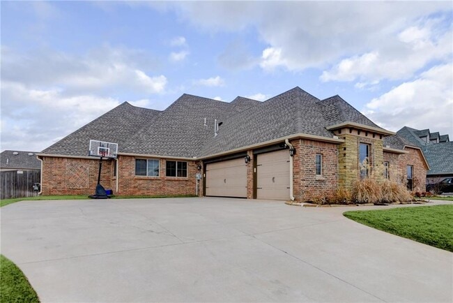 9209 SW 30th St in Oklahoma City, OK - Building Photo - Building Photo